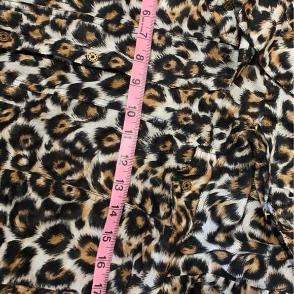 Leopard Print Sz LG Top/blouse. Long Sleeve/roll Tab ~Jaclyn Smith~ Button Down - Picture 10 of 10